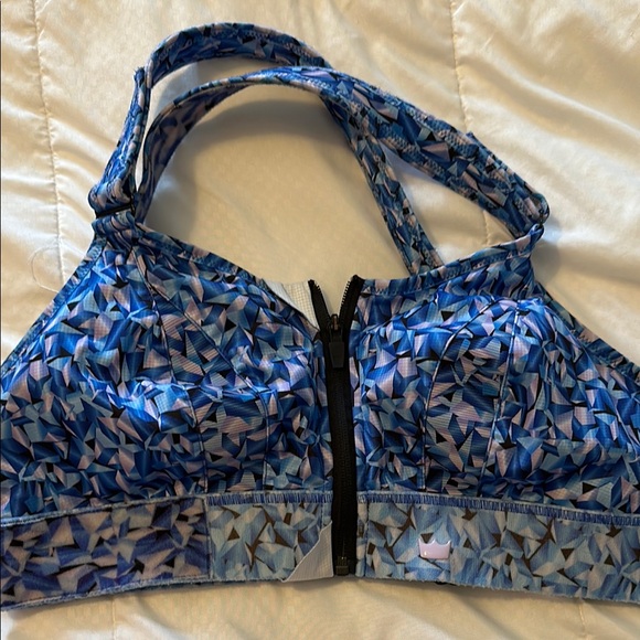 SHEFIT - Set of 3 Sports Bras with Zip Front - Picture 5 of 10